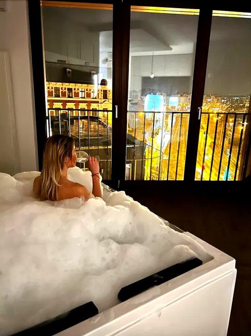 Apartament z jacuzzi na wyłączność duży z pięknym widokiem na panoramę miasta